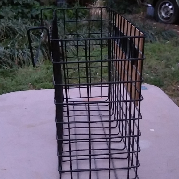 Metal Hanging Wire Rail/Office/Cupboard Basket - Picture 4 of 4